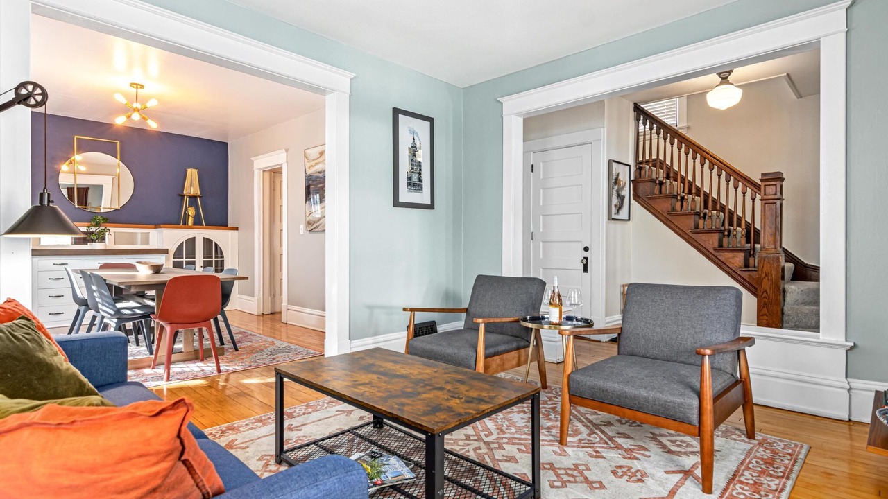 Photo of Livingroom in Linden Hills