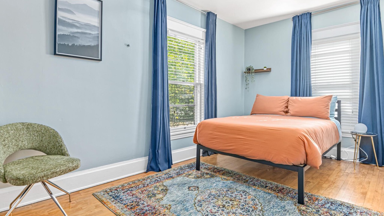 Photo of Bedroom in Linden Hills