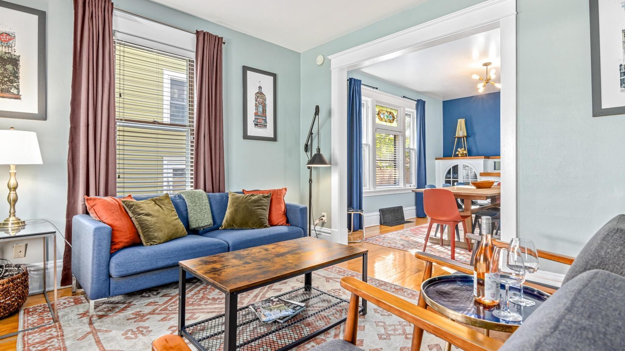 Photo of Livingroom in Linden Hills