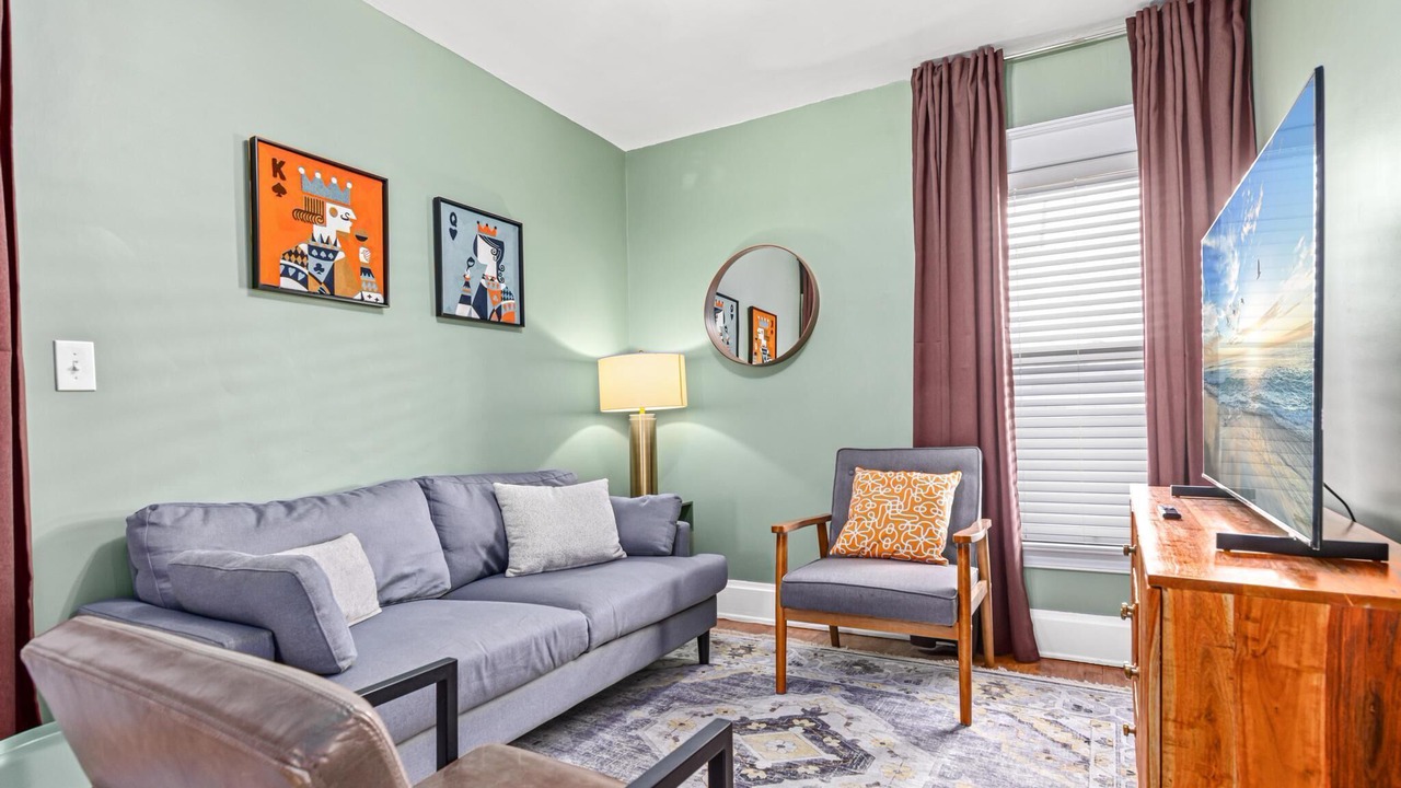 Photo of Livingroom in Linden Hills