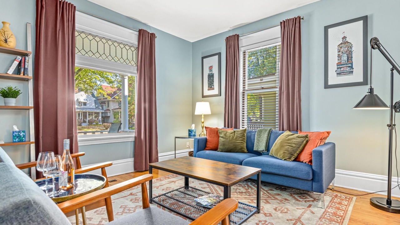 Photo of Livingroom in Linden Hills