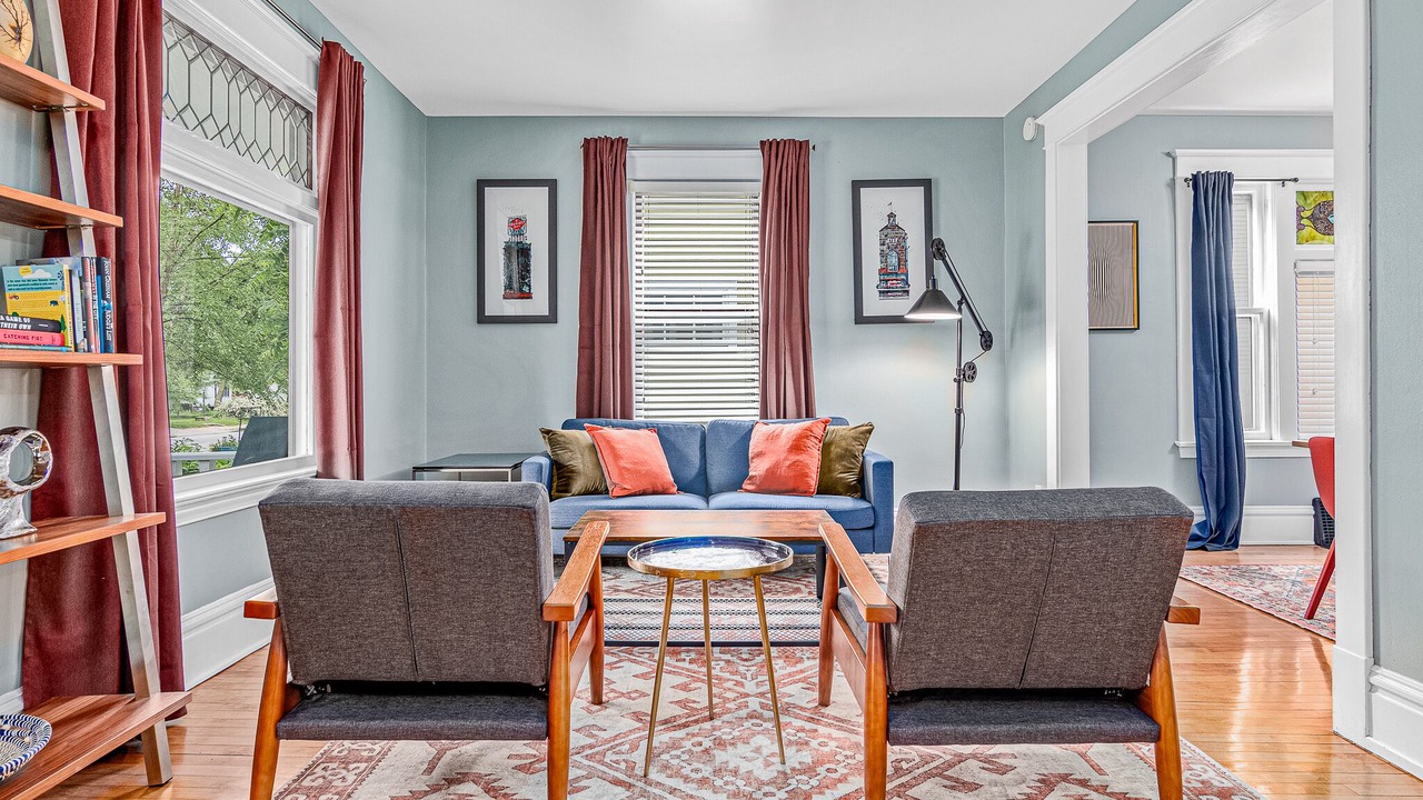 Photo of Livingroom in Linden Hills