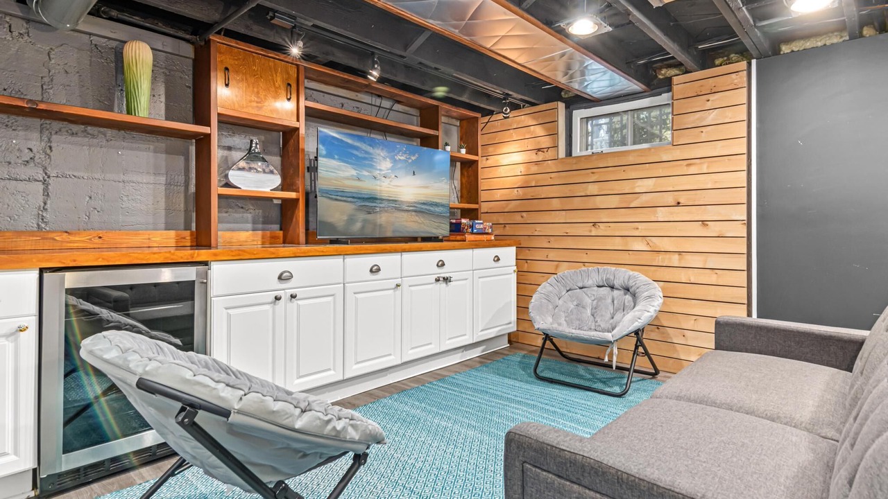 Photo of Livingroom in Linden Hills