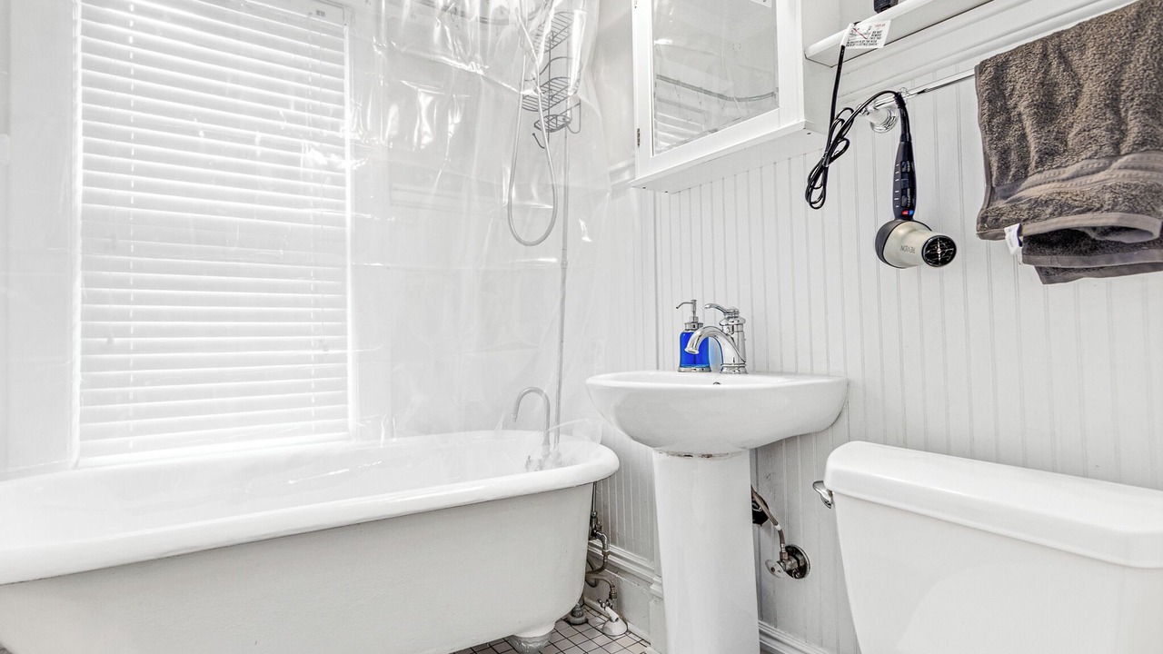 Photo of Bathroom in Linden Hills