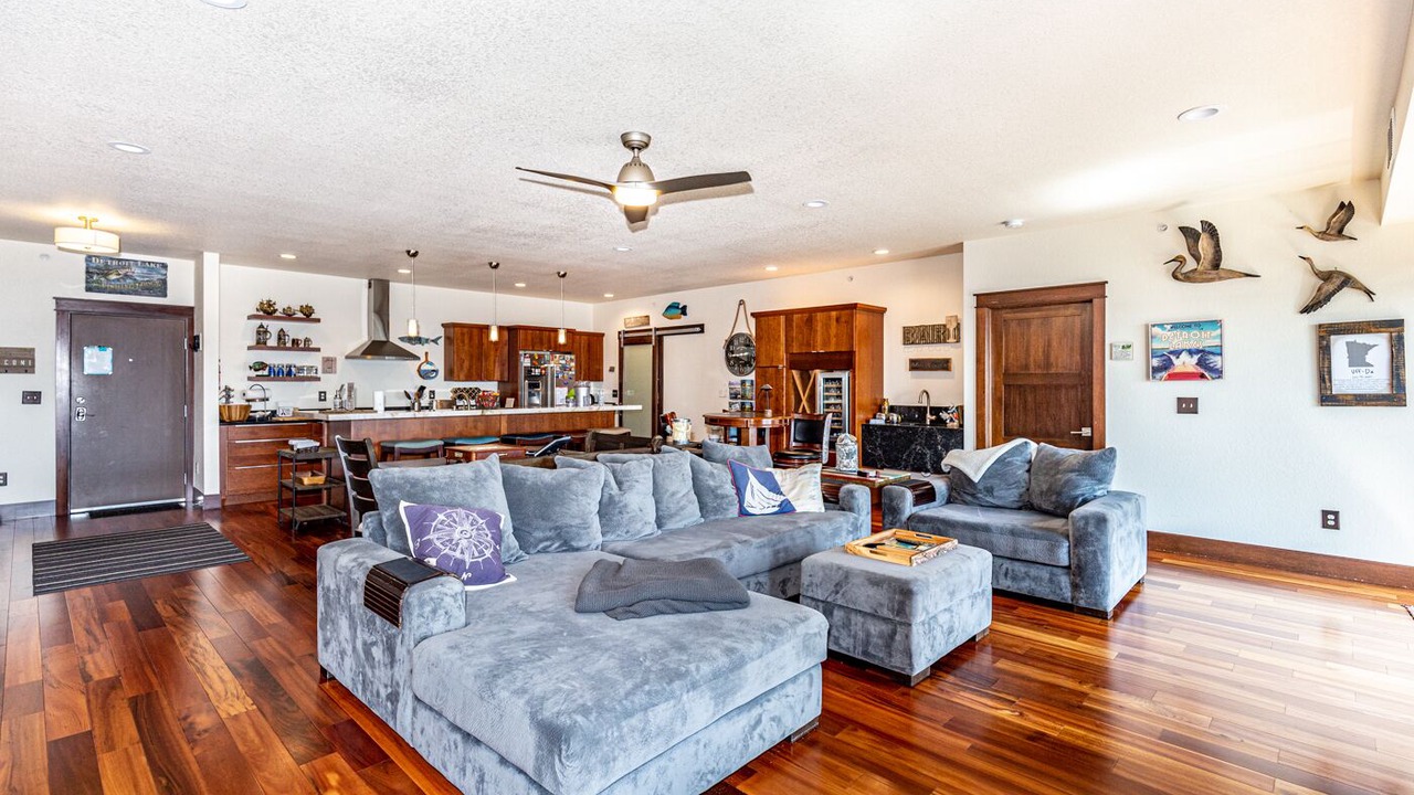 Photo of Livingroom in Detroit Lakes