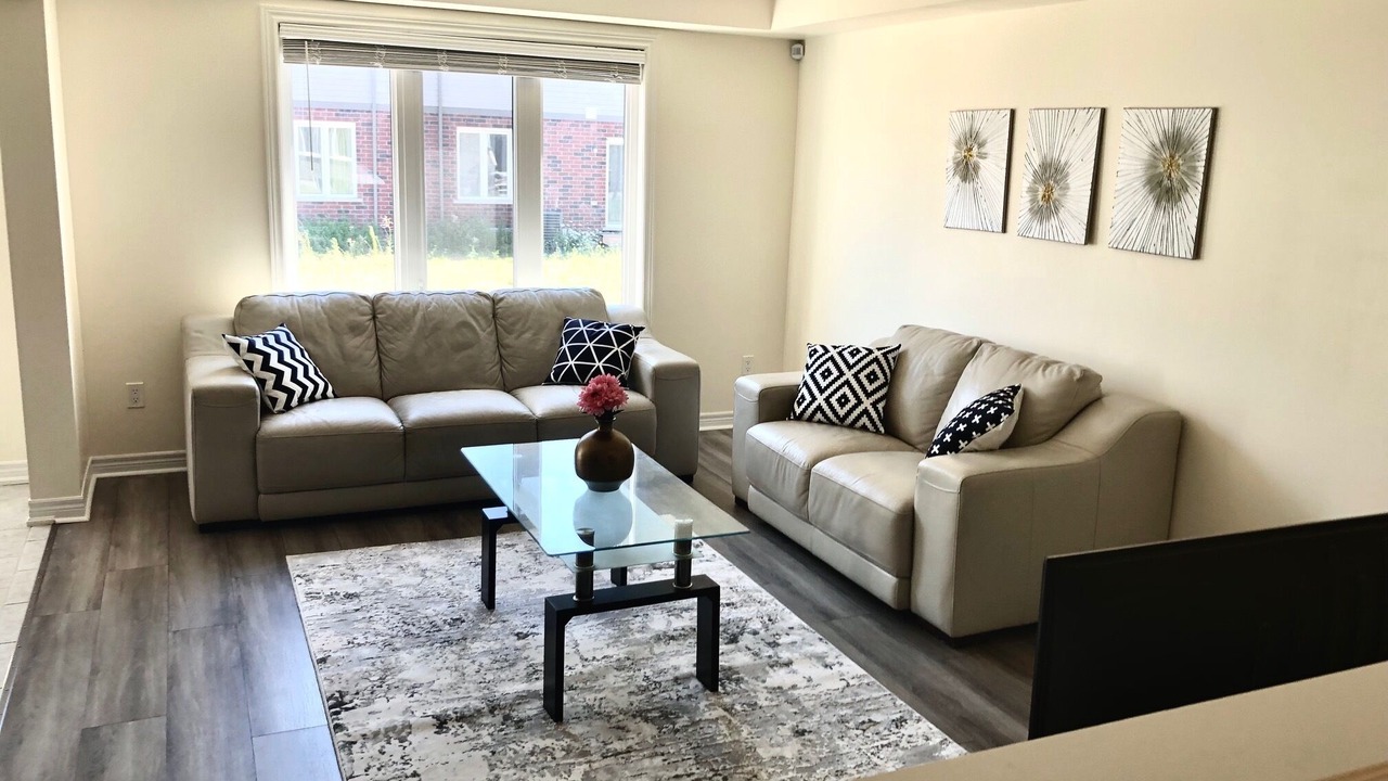 Photo of Livingroom in Thorold