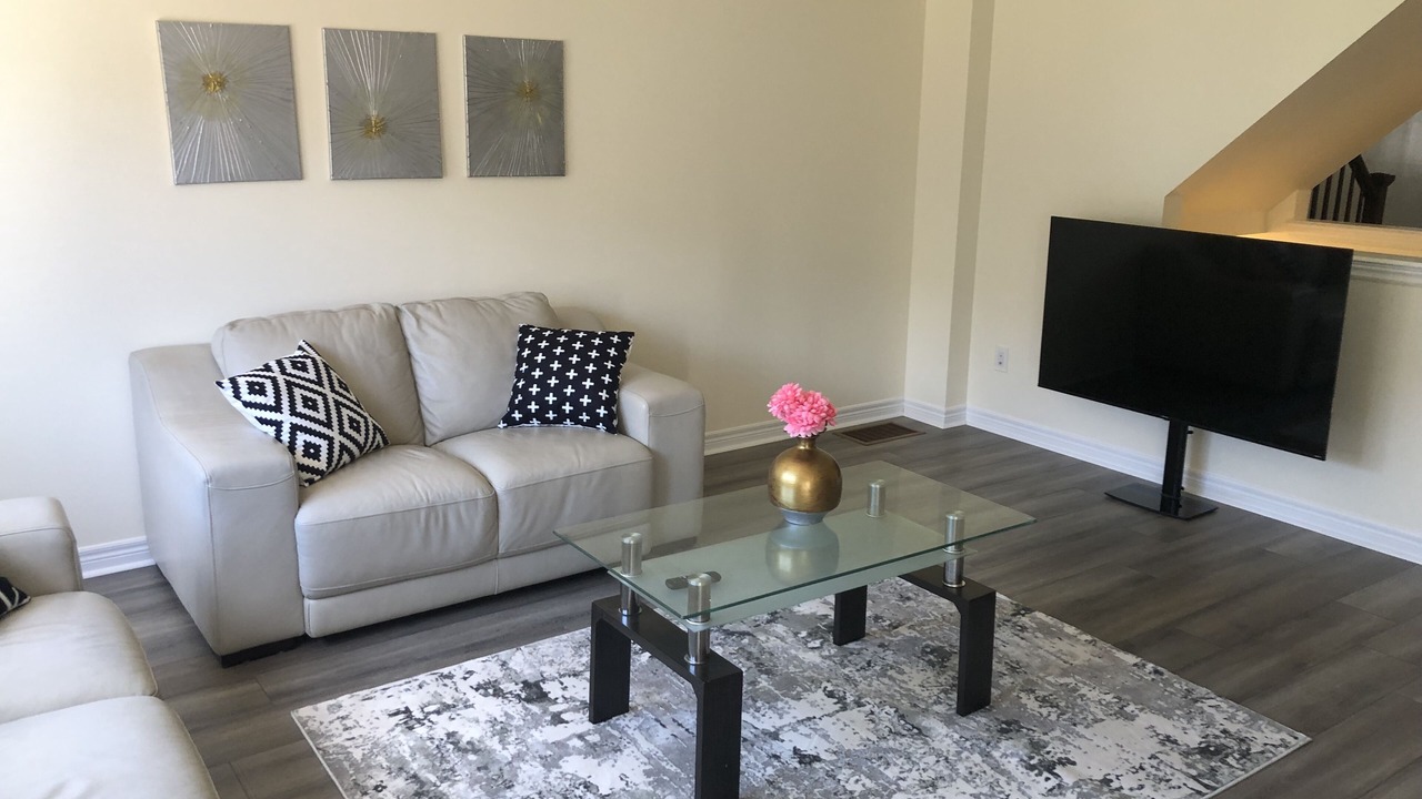 Photo of Livingroom in Thorold
