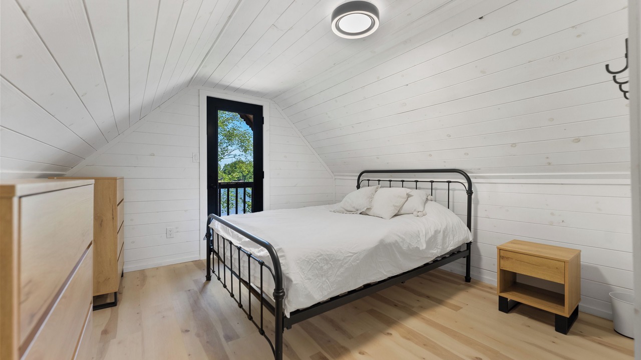 Photo of Bedroom in Laurentian Valley
