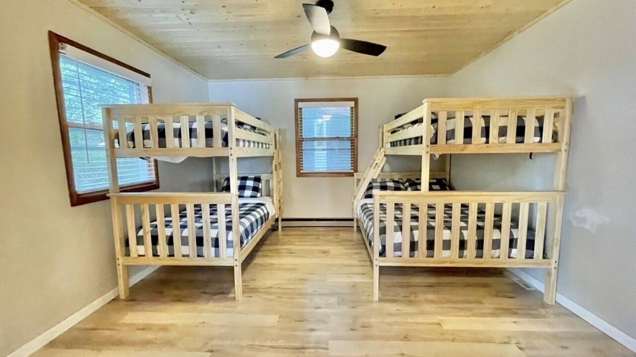 Photo of Bedroom in Longville