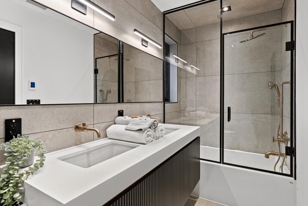 Photo of Bathroom in Rosedale