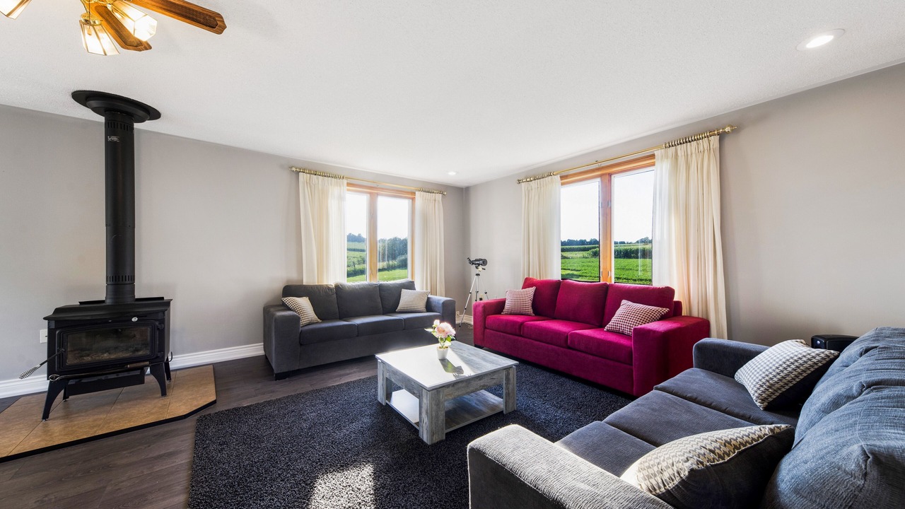 Photo of Livingroom in Clarington