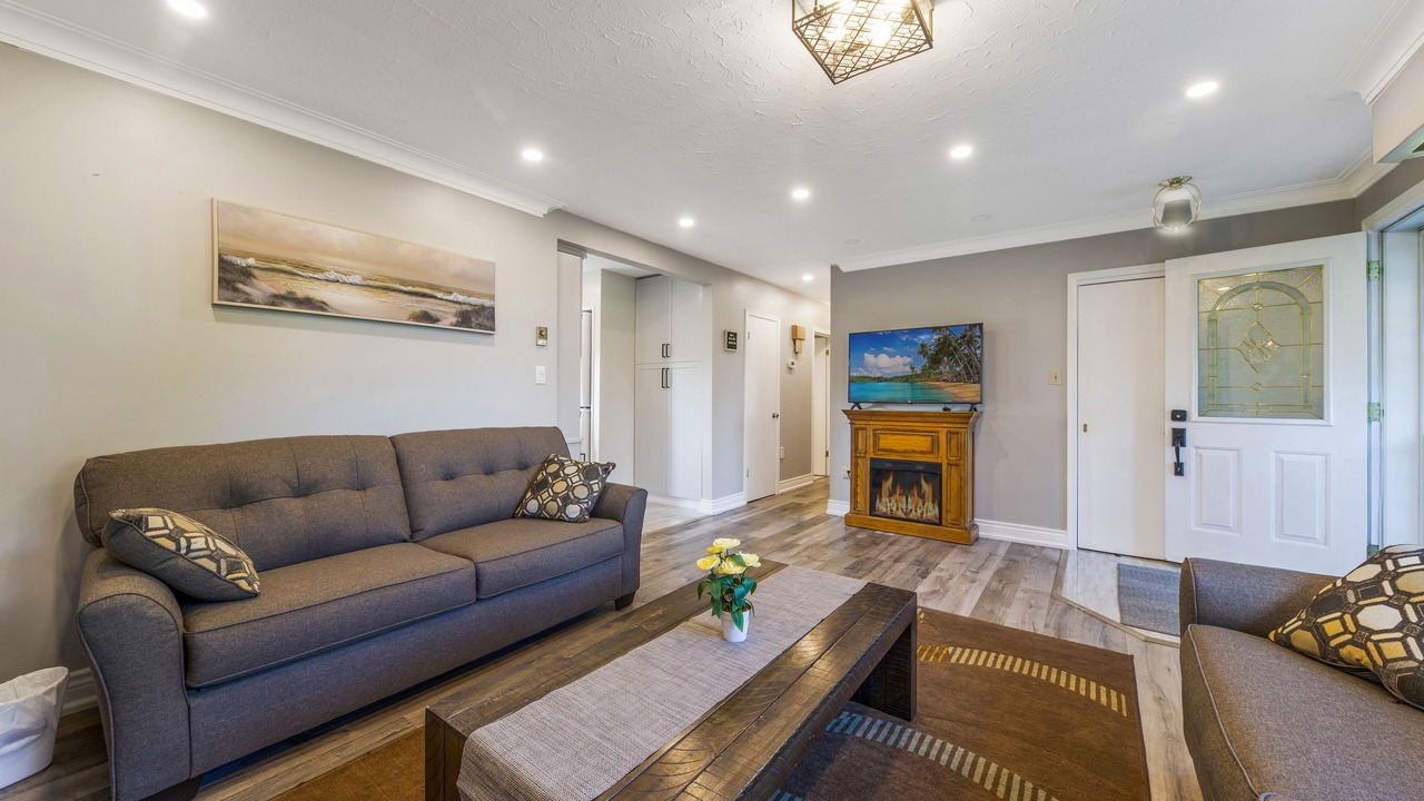 Photo of Livingroom in Clarington