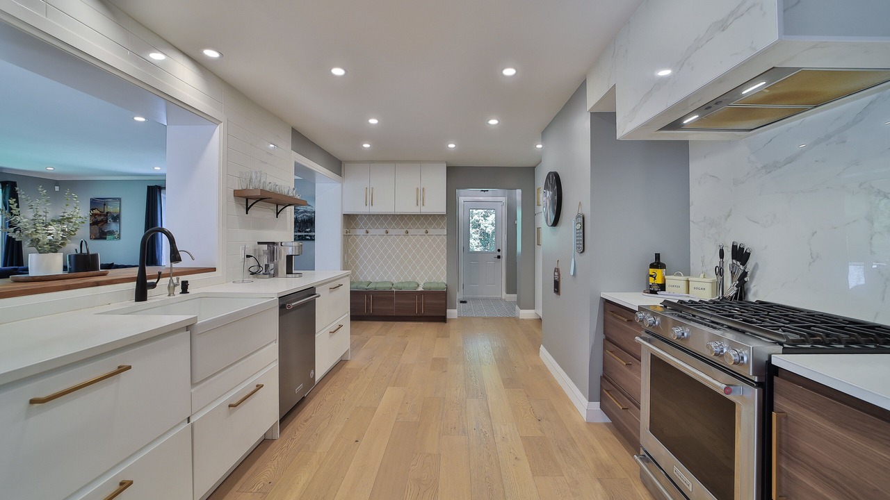Photo of Kitchen in Mono