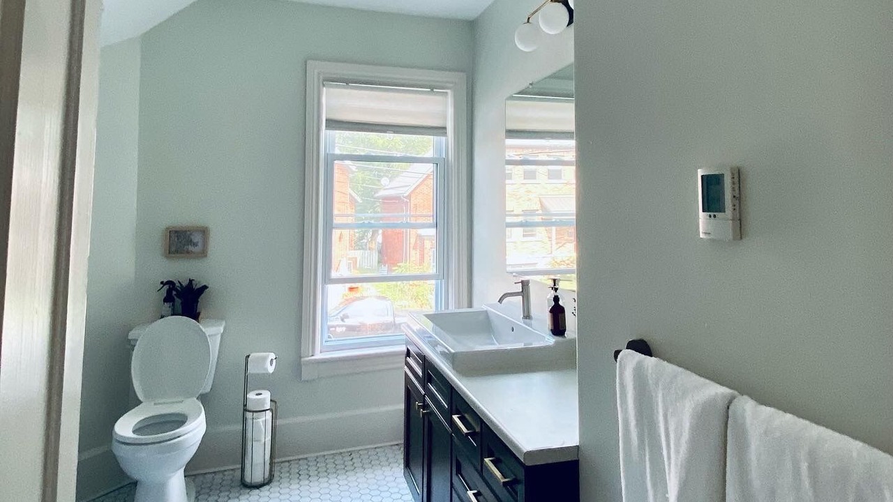 Photo of Bathroom in Inner Harbour