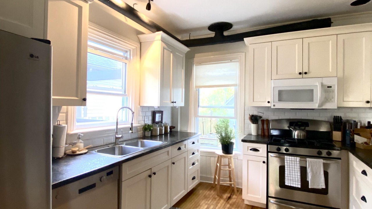 Photo of Kitchen in Inner Harbour