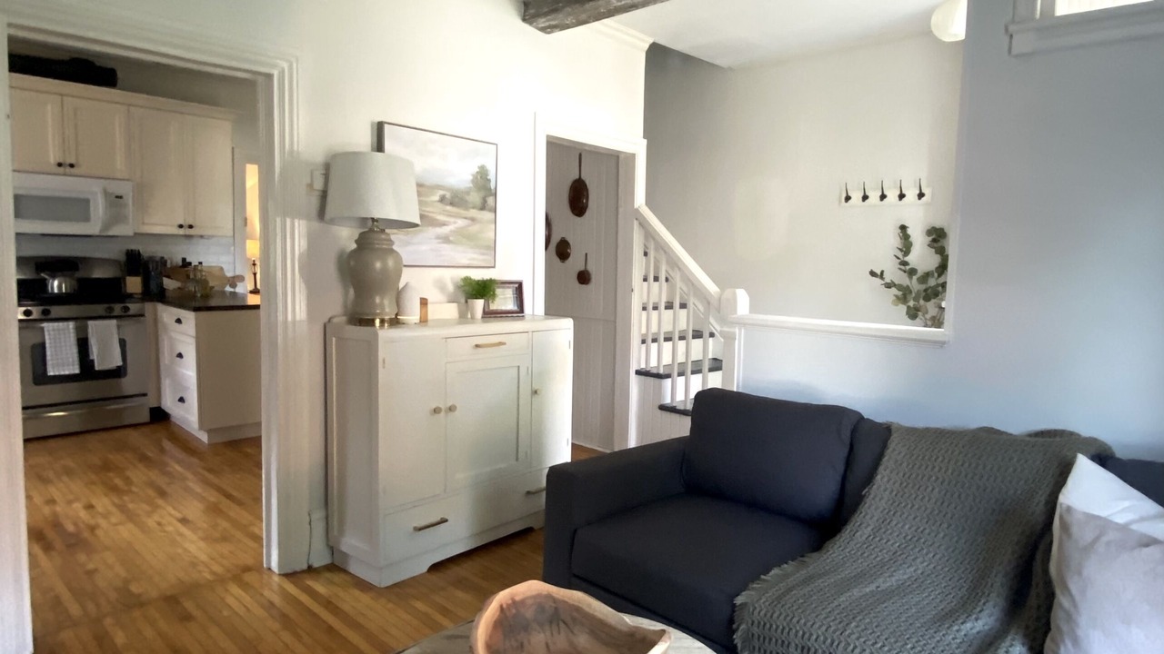 Photo of Livingroom in Inner Harbour