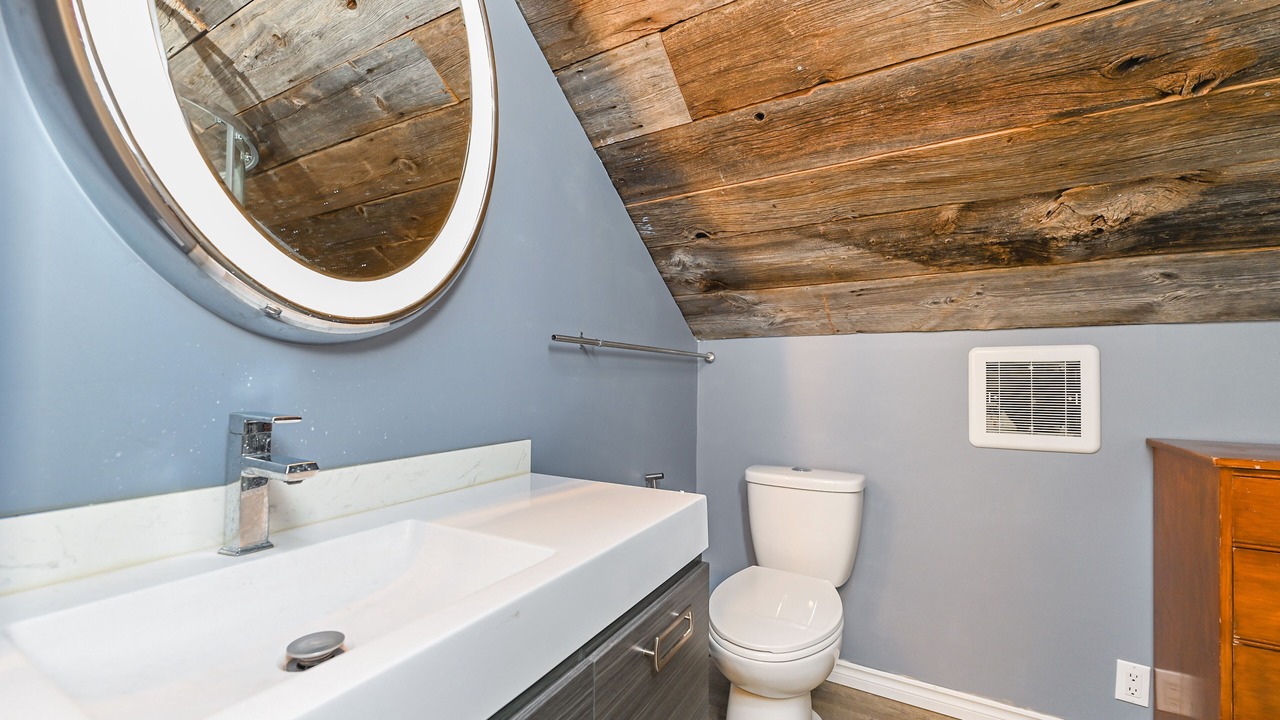 Photo of Bathroom in Arden