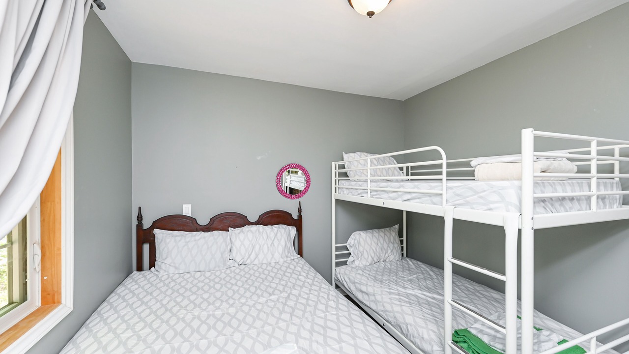 Photo of Bedroom in Arden