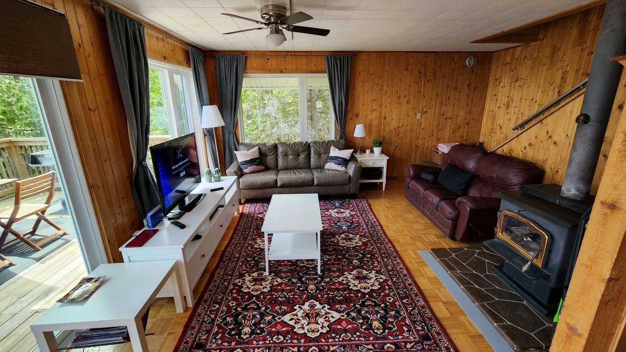 Photo of Livingroom in Manitoulin District