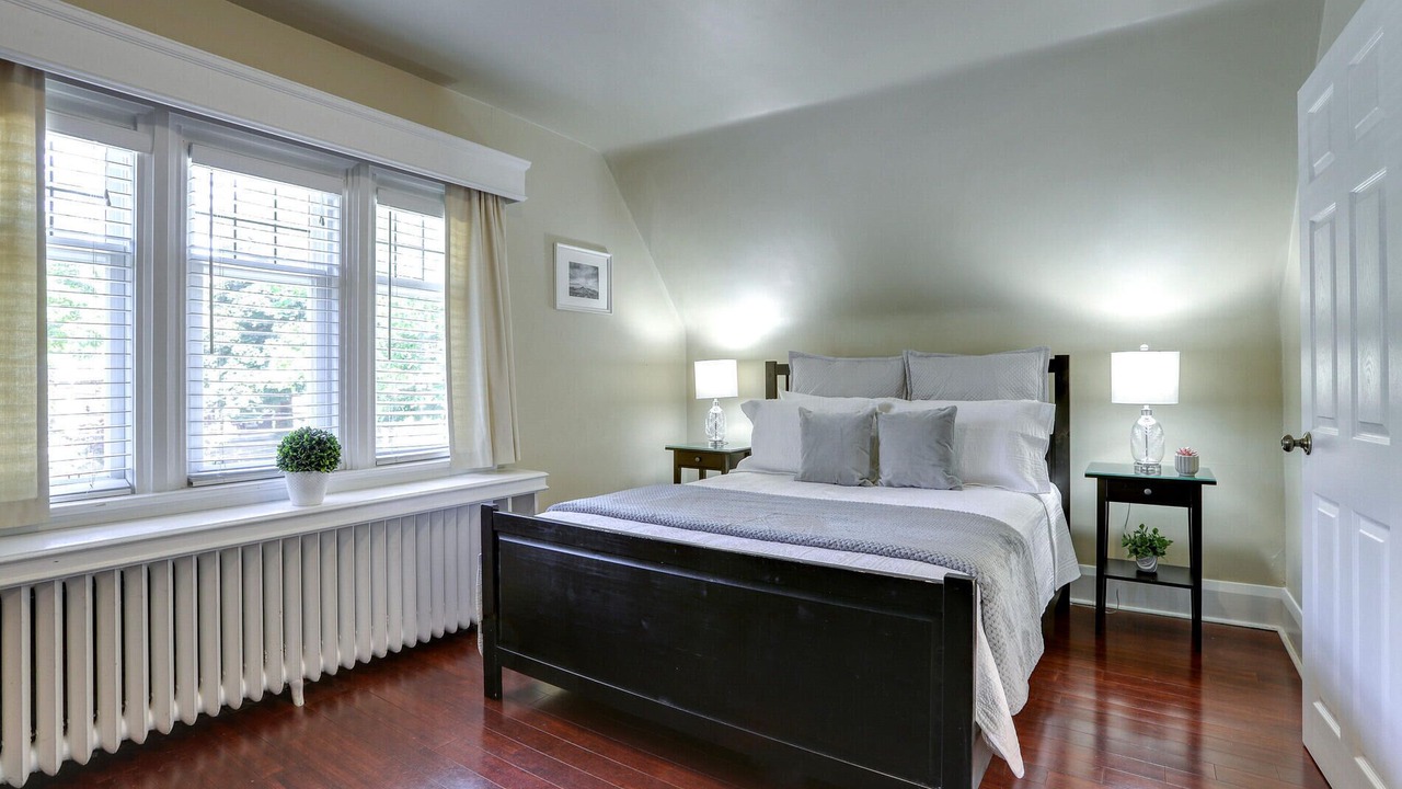 Photo of Bedroom in Lawrence Park South