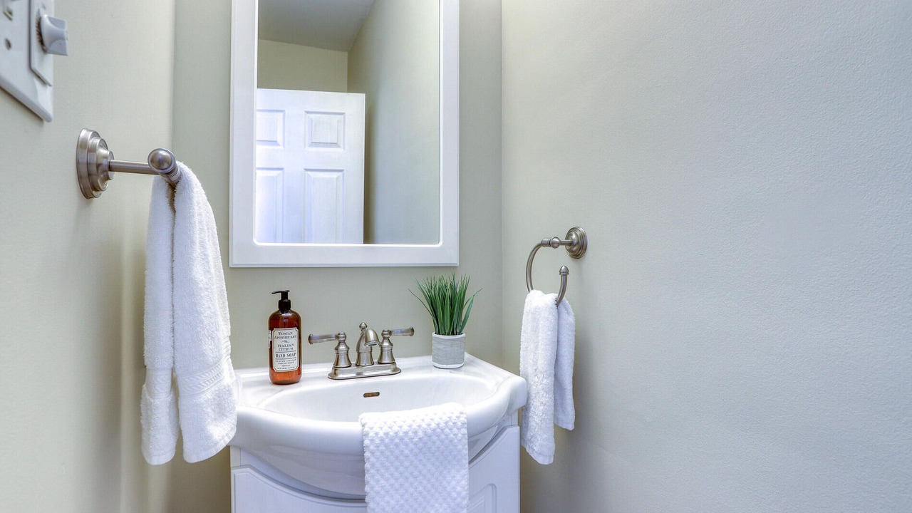 Photo of Bathroom in Lawrence Park South