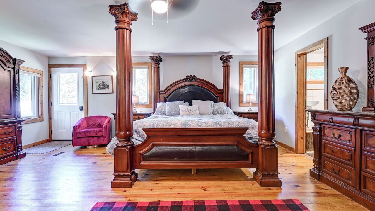 Photo of Bedroom in Trent Lakes