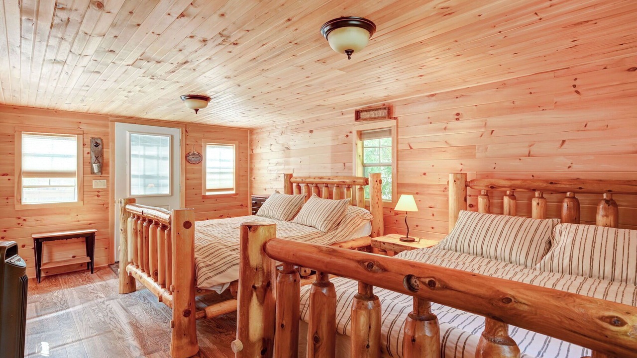 Photo of Bedroom in Trent Lakes