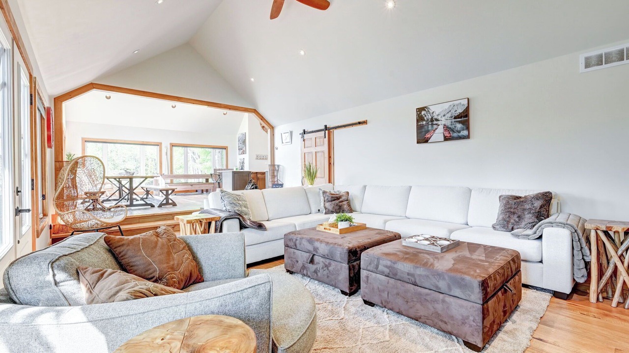 Photo of Livingroom in Trent Lakes
