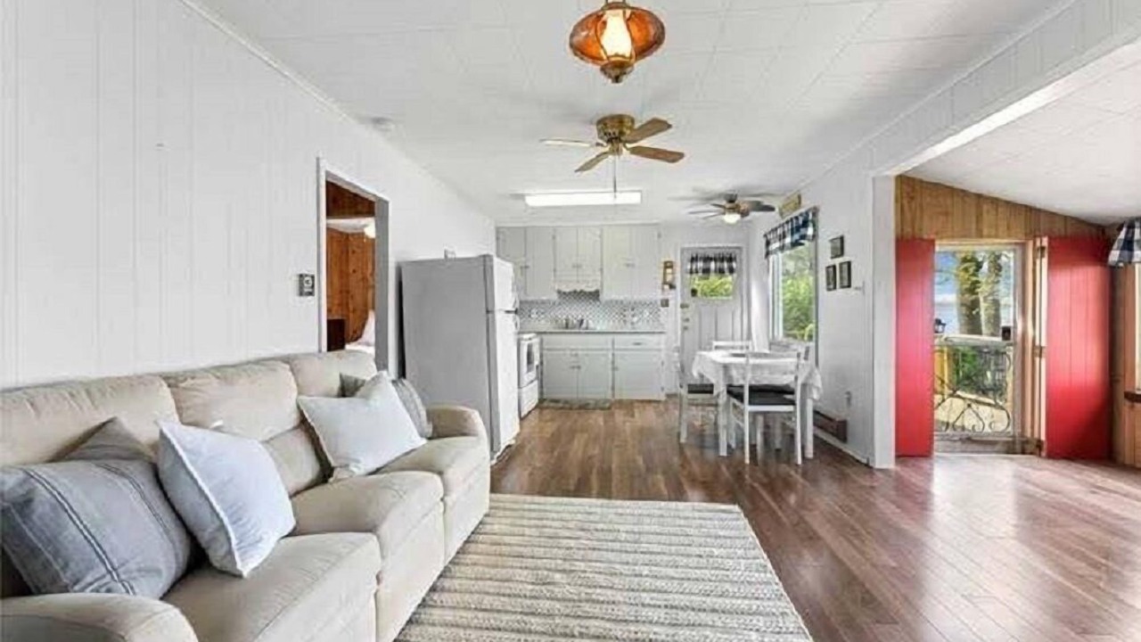Photo of Livingroom in Roseneath
