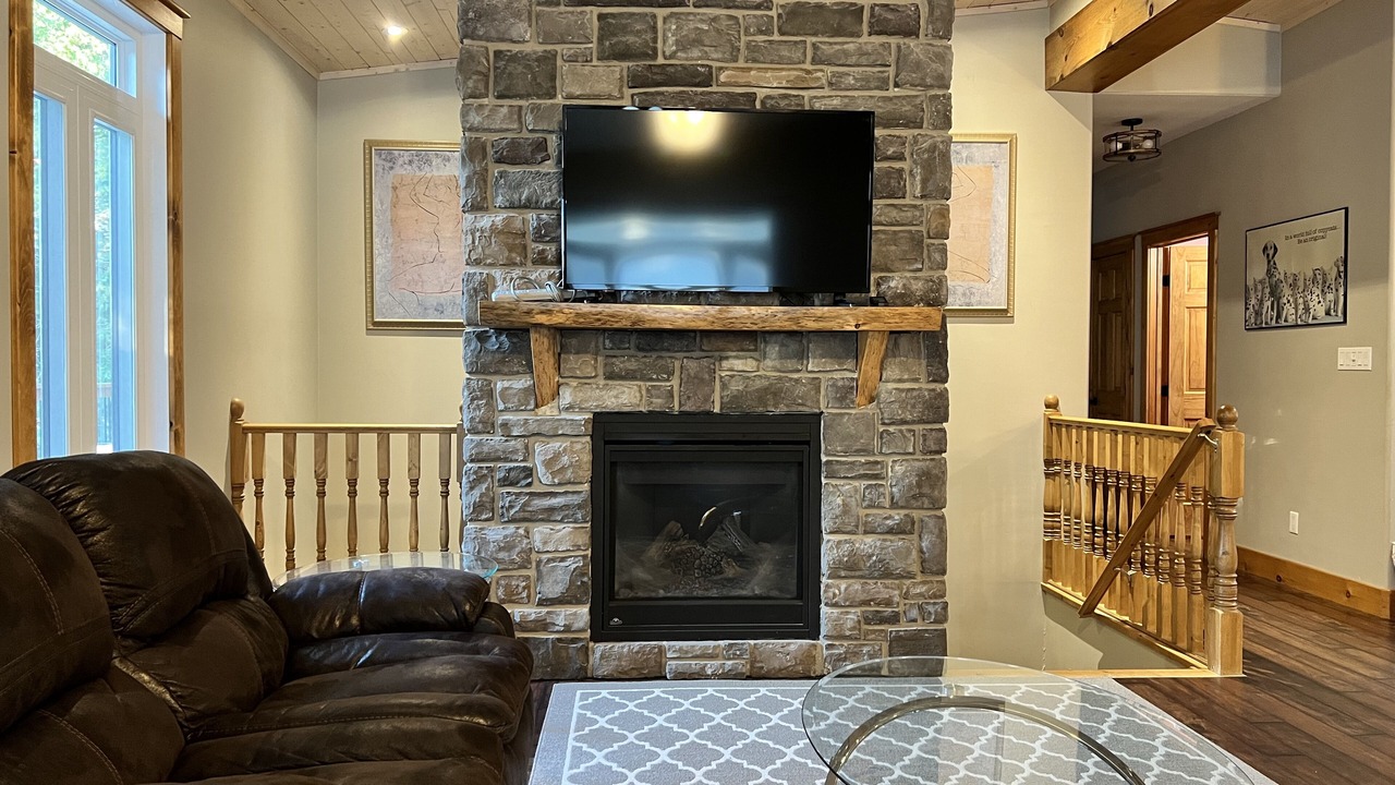 Photo of Livingroom in Omemee