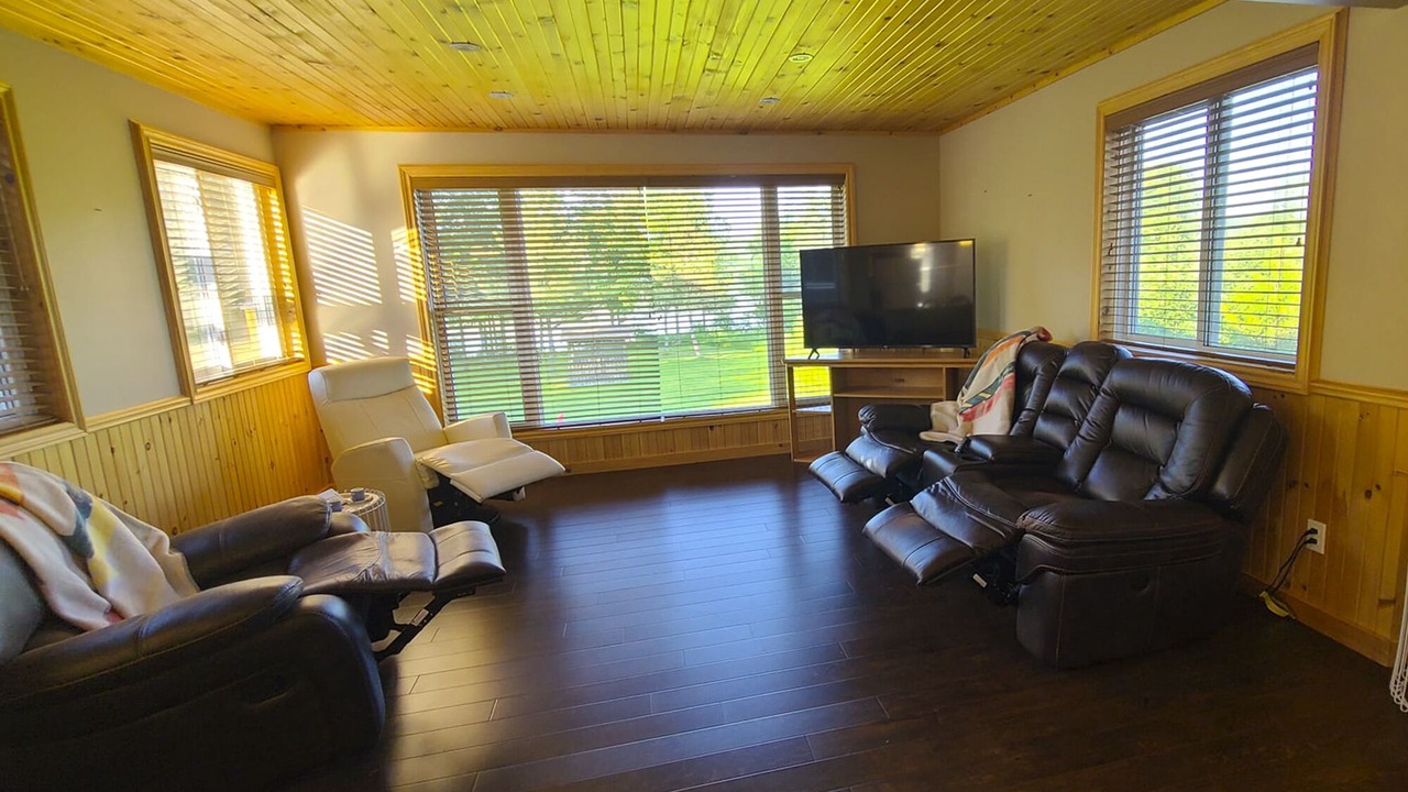 Photo of Livingroom in Renfrew County