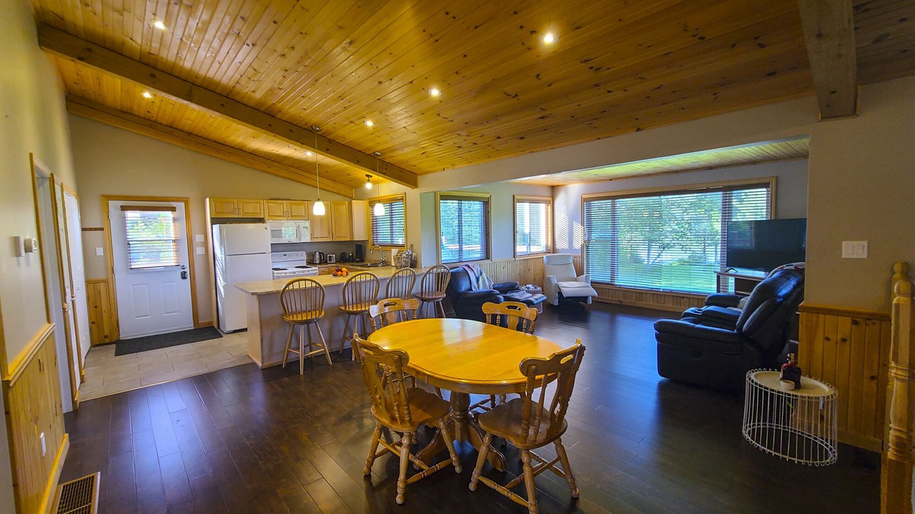 Photo of Livingroom in Renfrew County