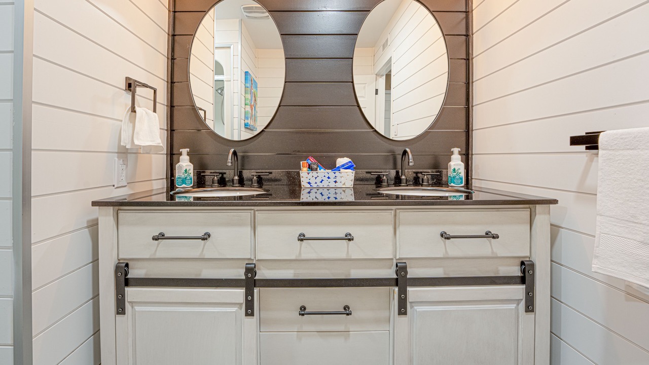 Photo of Bathroom in Port Carling