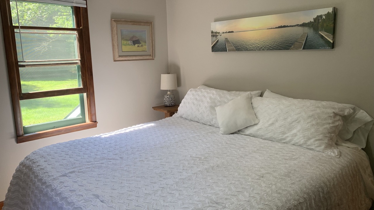 Photo of Bedroom in Walker