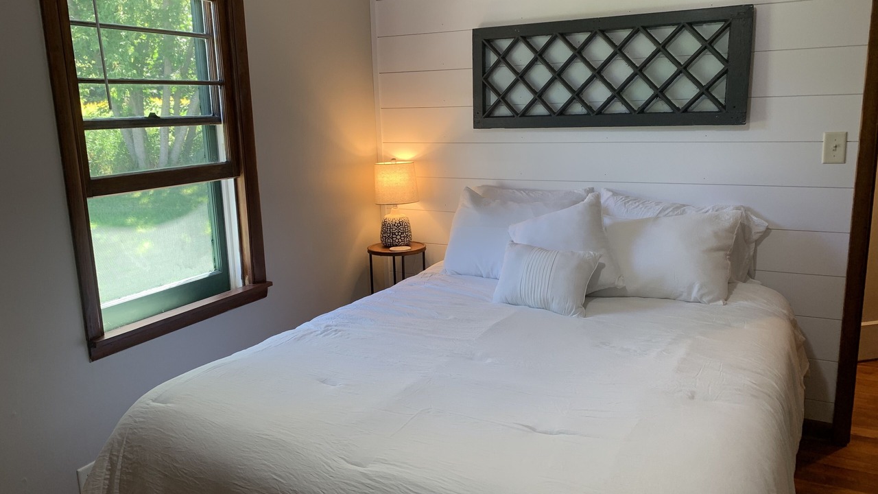 Photo of Bedroom in Walker