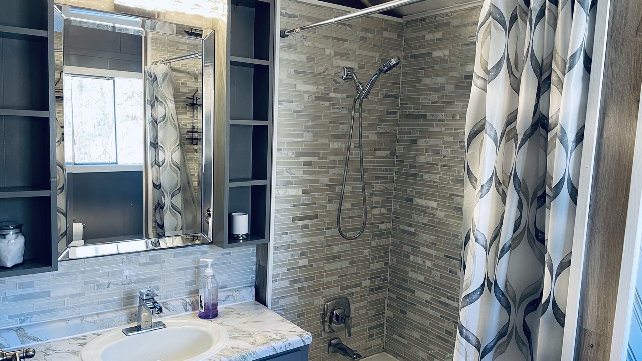 Photo of Bathroom in Havelock-Belmont-Methuen