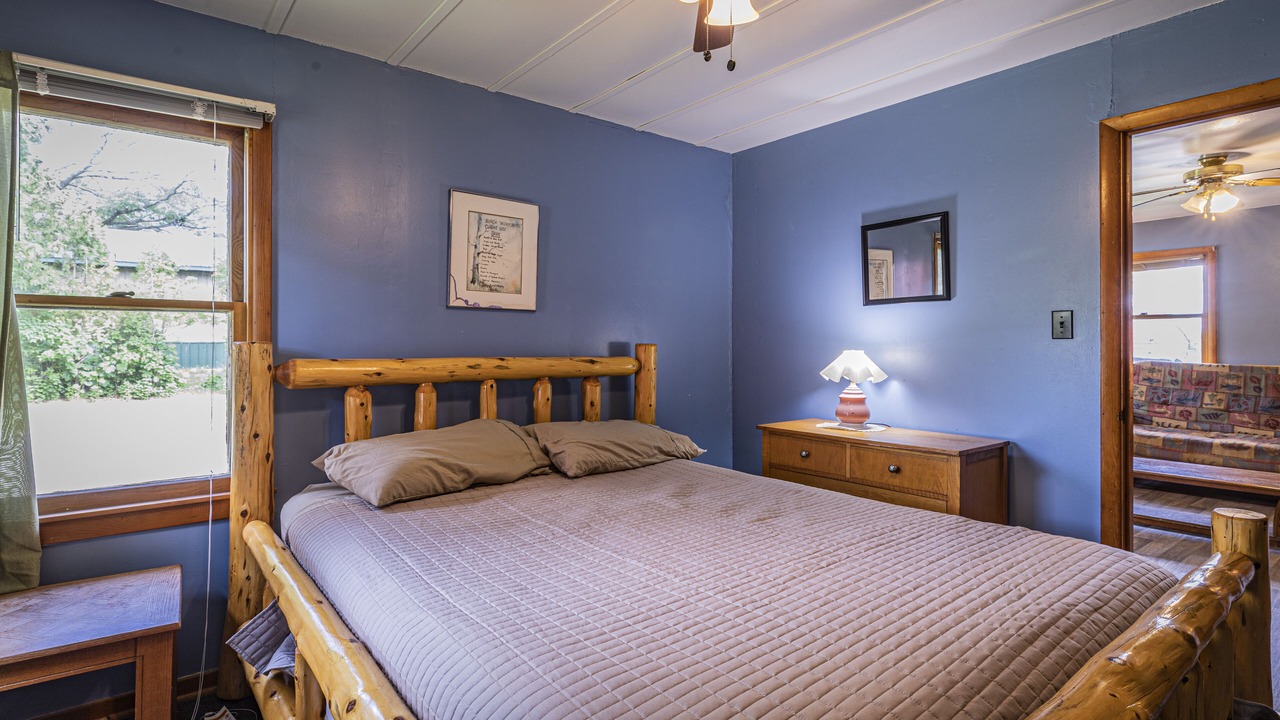 Photo of Bedroom in Walker