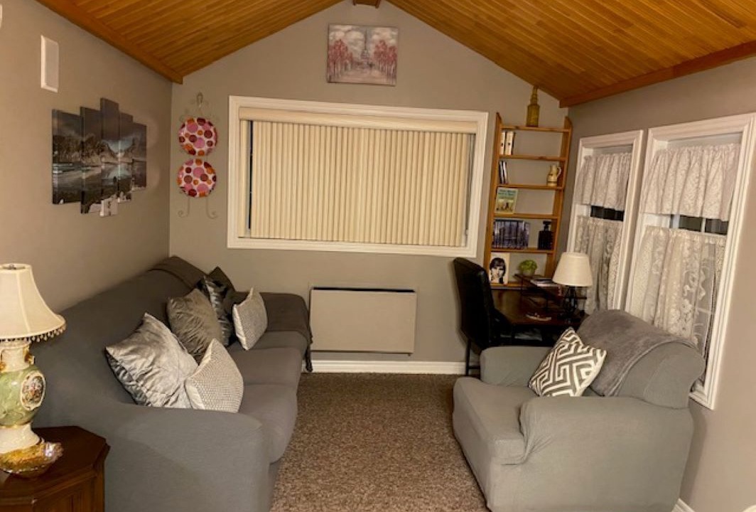 Photo of Livingroom in Scugog