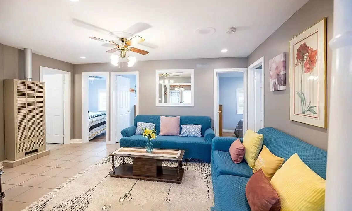 Photo of Livingroom in Scugog