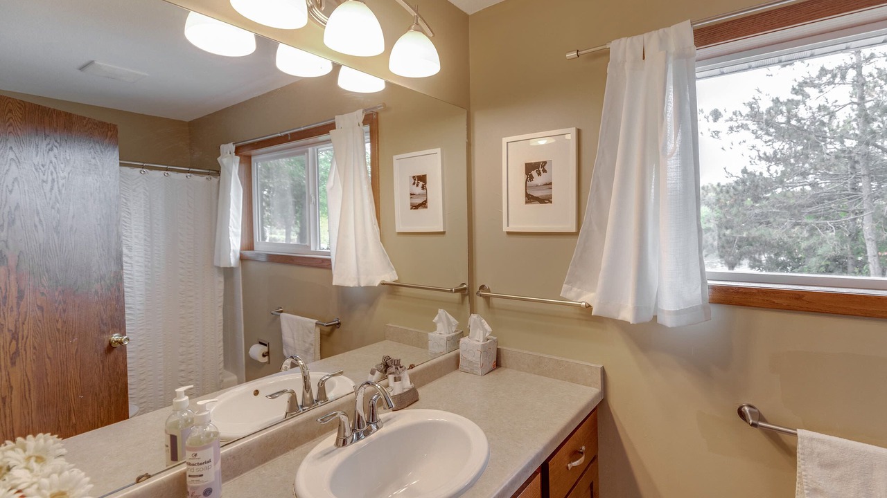Photo of Bathroom in Garrison