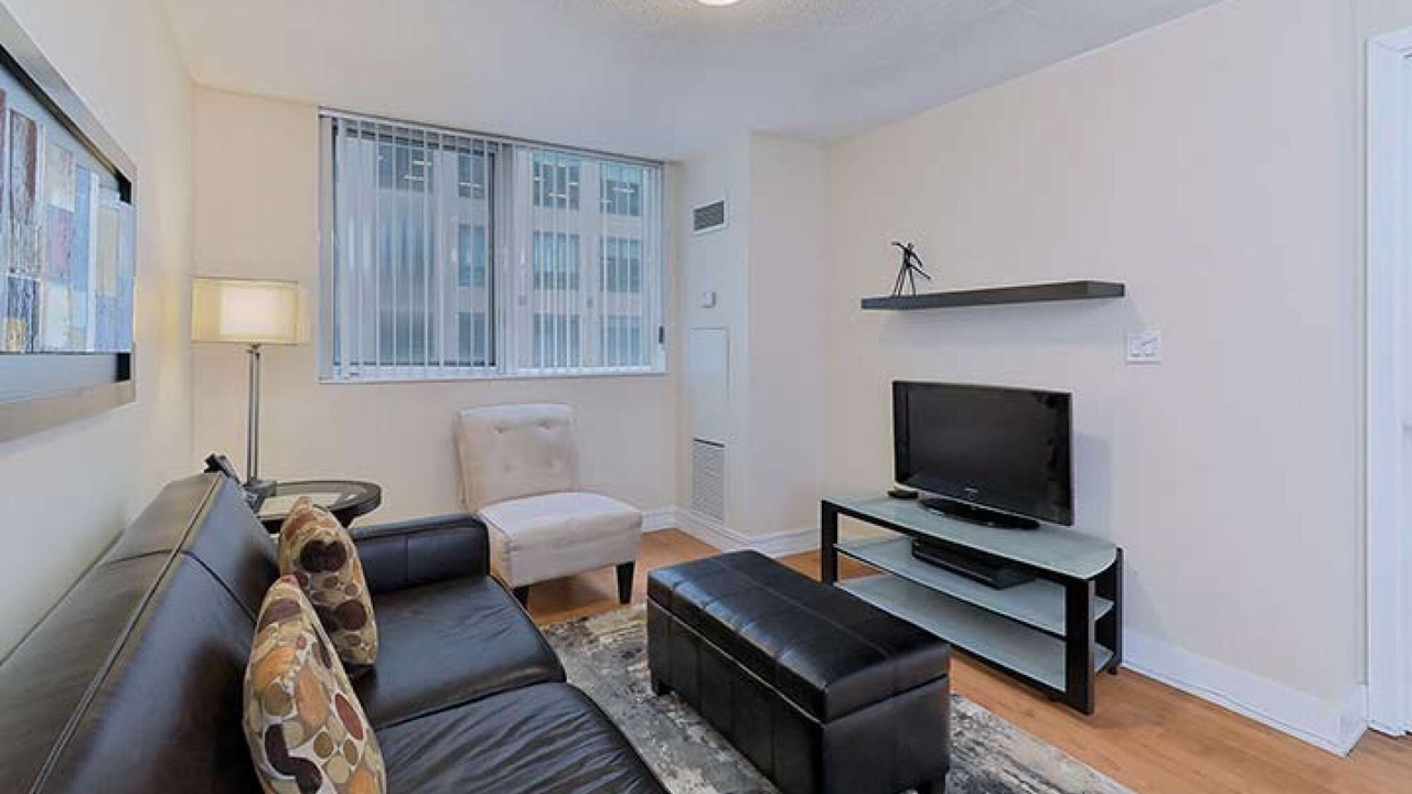Photo of Livingroom in Toronto Entertainment District