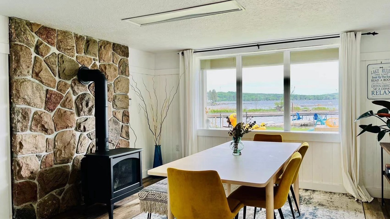 Photo of Bedroom in Victoria Harbour