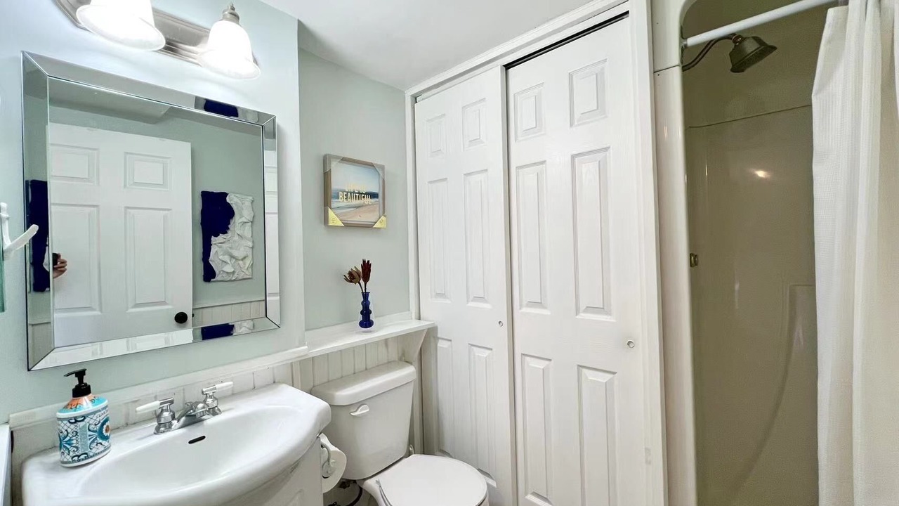 Photo of Bedroom in Victoria Harbour
