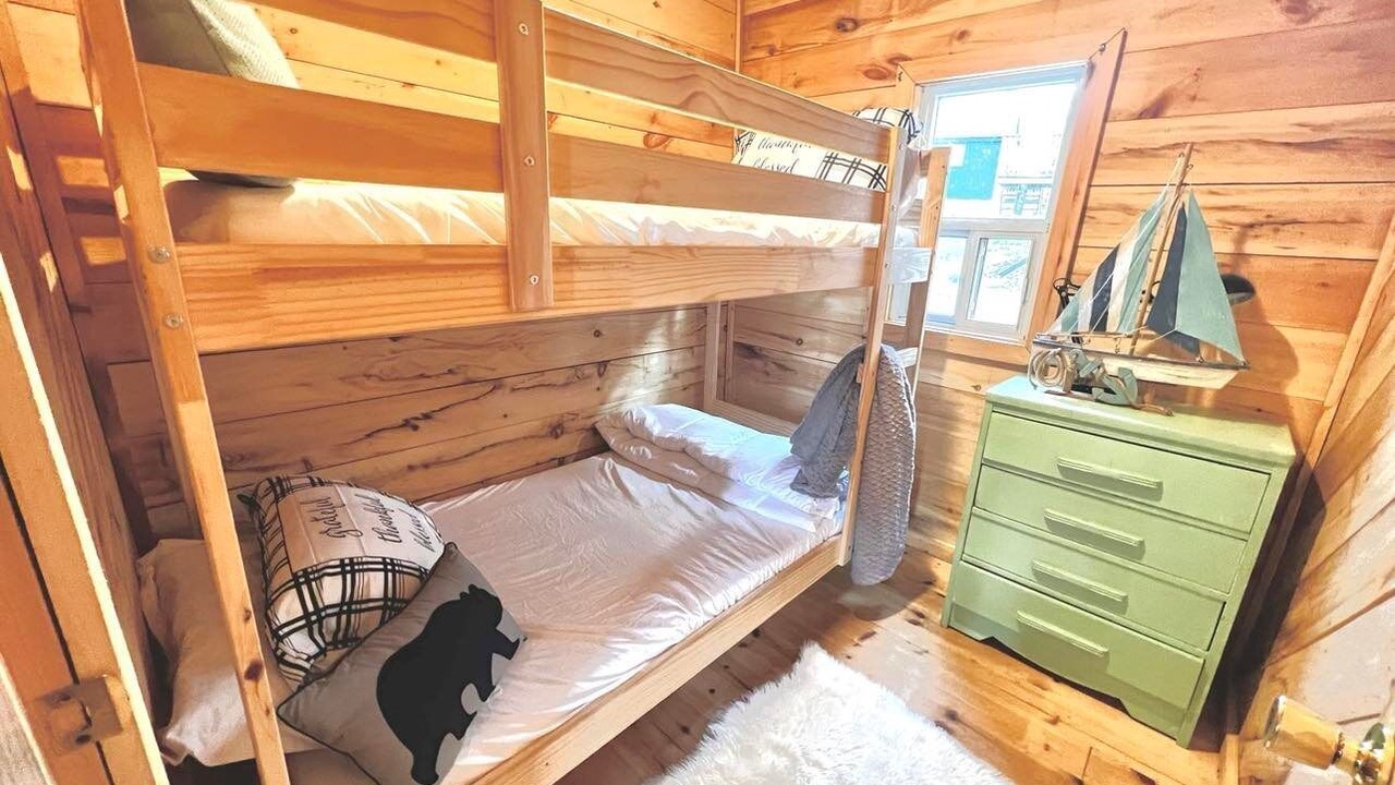 Photo of Bedroom in Muskoka Lakes