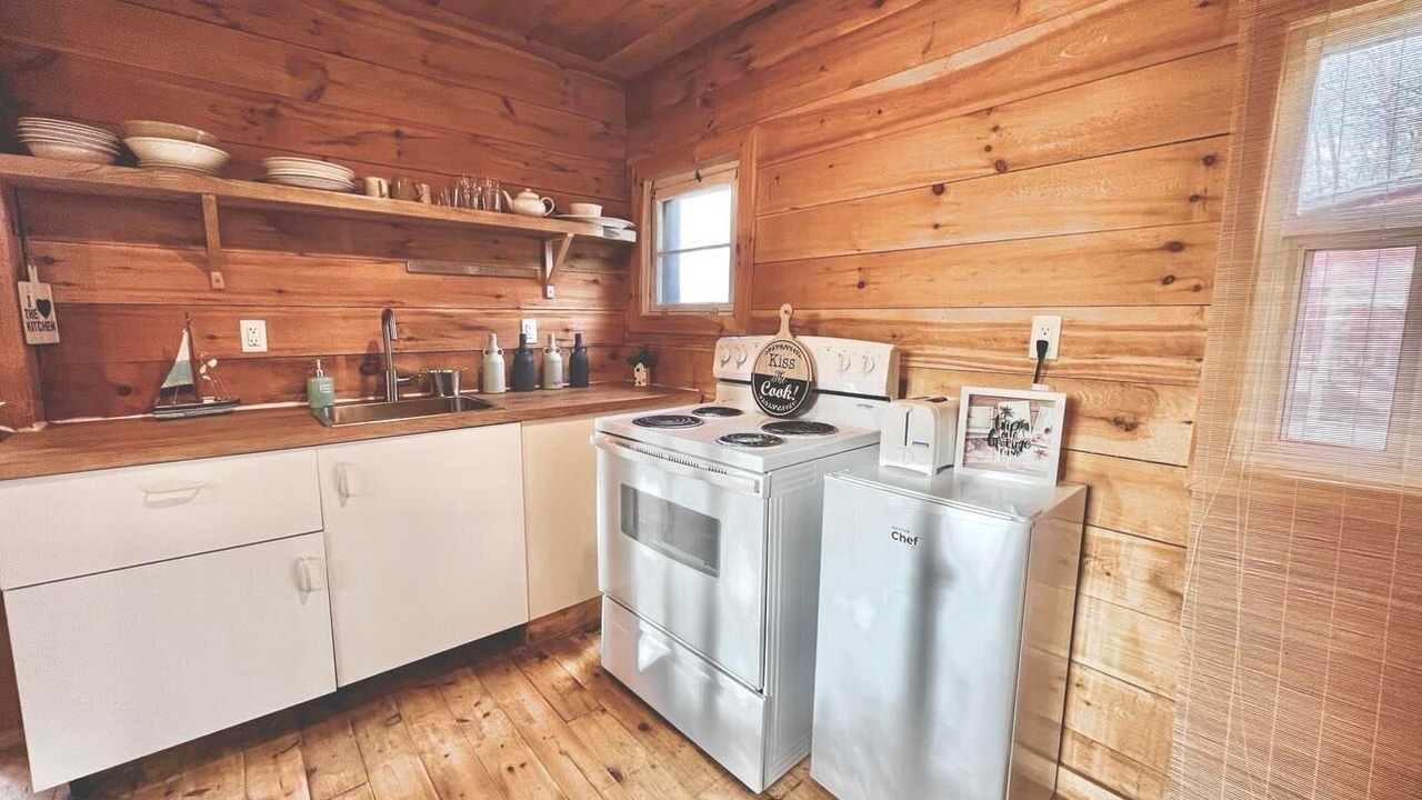 Photo of Kitchen in Muskoka Lakes