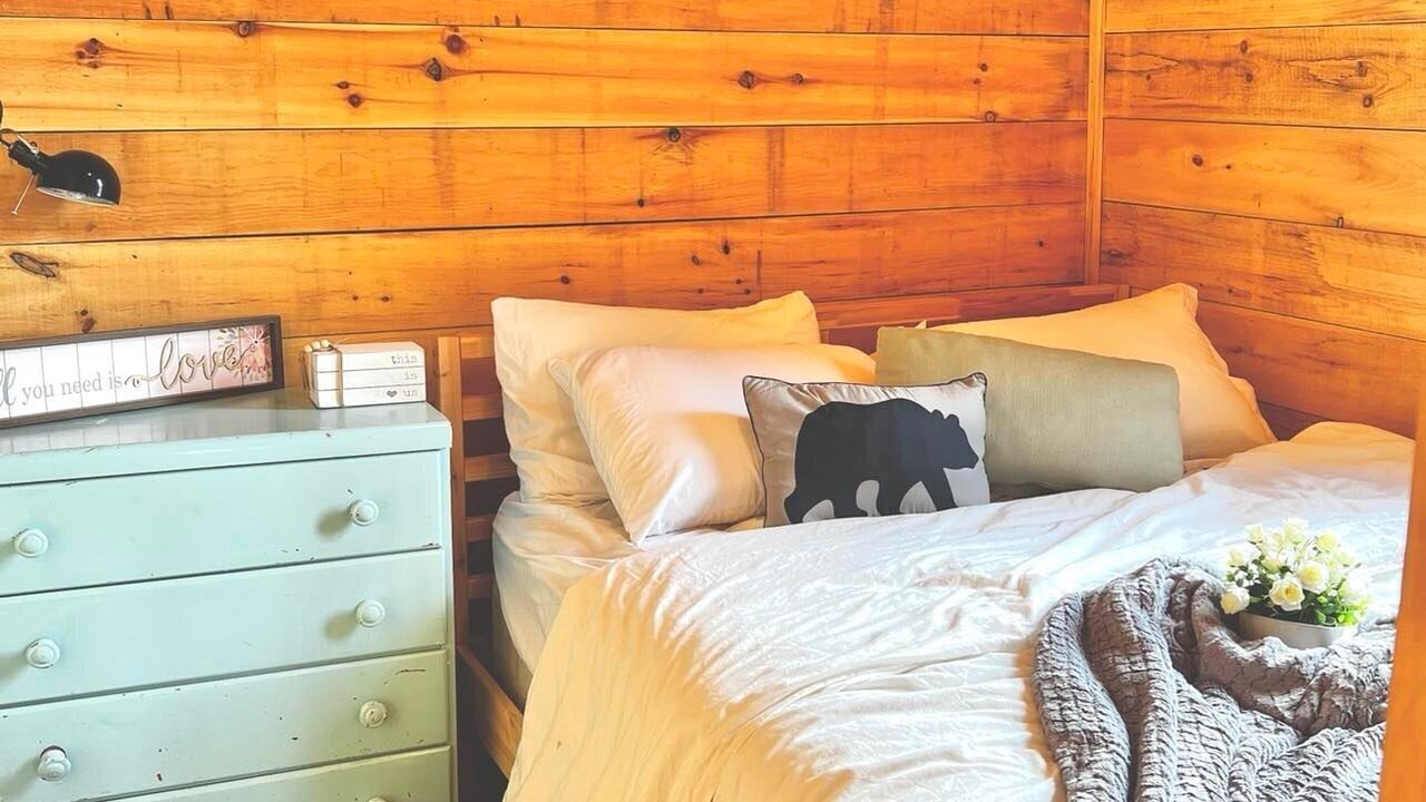 Photo of Bedroom in Muskoka Lakes
