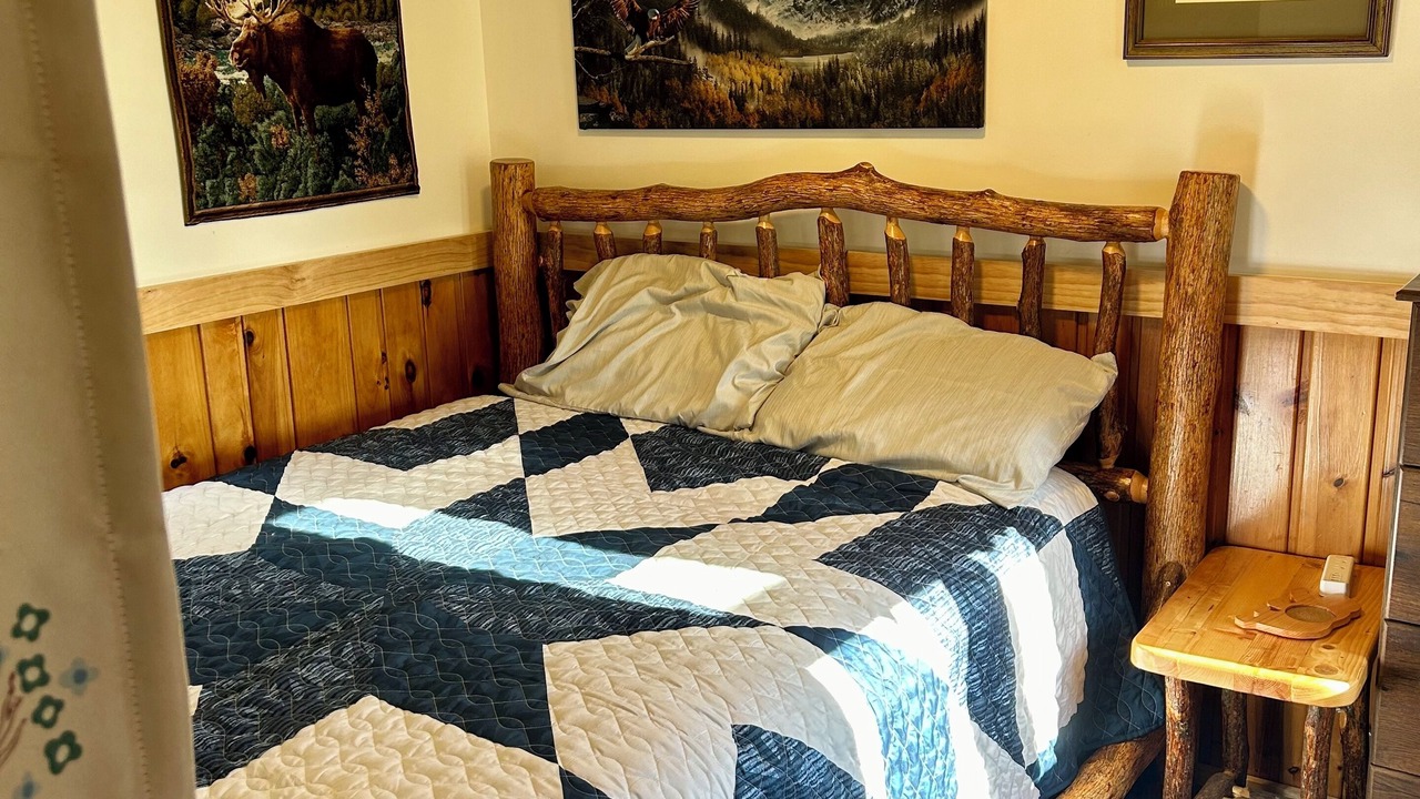 Photo of Bedroom in Federal Dam