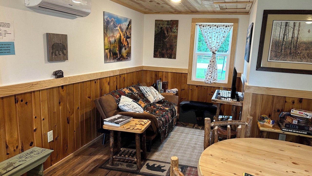 Photo of Livingroom in Federal Dam