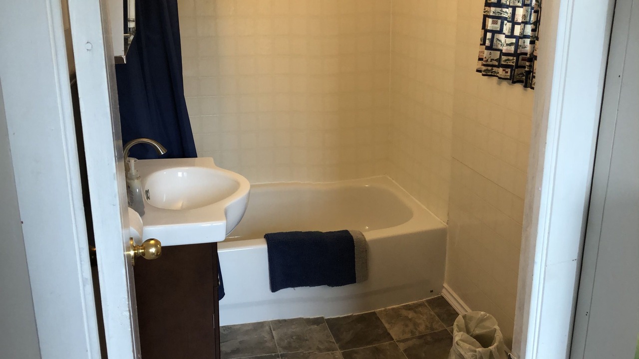 Photo of Bathroom in Lavigne