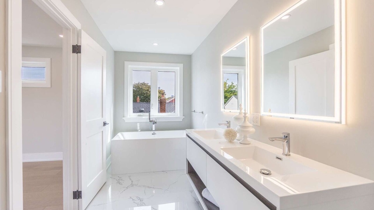 Photo of Bathroom in Beaconsfield Village